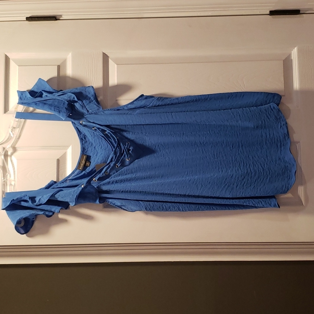 Bold Elements 4x cold shoulder lace up top in palace blue. Deep neckline, nwt